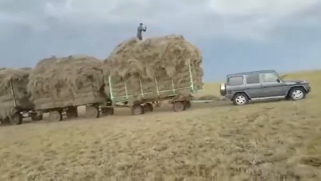 Мерседес Гелендваген вместо трактора смотреть онлайн