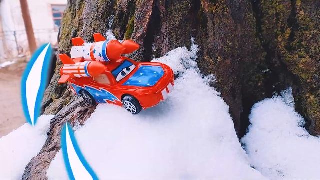 Looking For Disney Pixar Cars,Lightning McQueen,Mack,Sally Carrera, Tow mater,Francesco