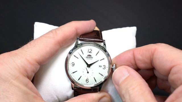 Orient Bambino "Small 2nd Hand" Automatic Watch - Unboxing & Review смотреть онлайн