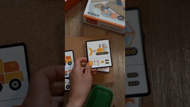 Игра с молотком и гвоздиками.Что подарить мальчику на 3 4 года. Viga toys обзор смотреть онлайн