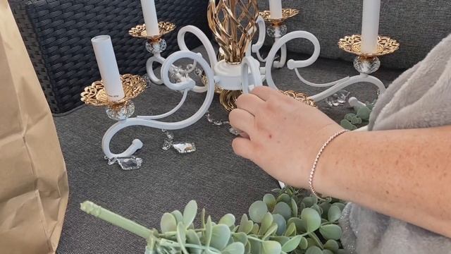 Люстра в саду смотреть онлайн