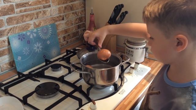 КАК И СКОЛЬКО ВАРИТЬ КУРИНЫЕ ЯЙЦА ПРАВИЛЬНО !!! смотреть онлайн