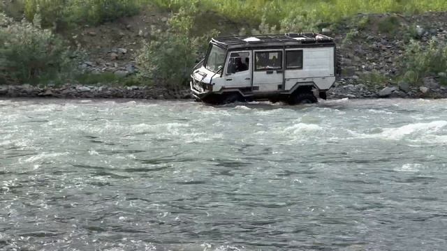 Самые крутые «водоплавающие» ЗИЛ 131 и Унимог? смотреть онлайн