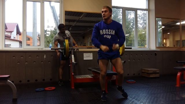 Жим лежа 100кг Санек и Эльнар смотреть онлайн