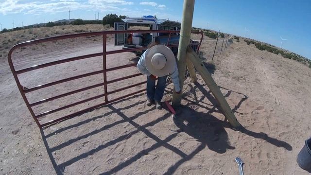Installing Double Gates On Wood Posts смотреть онлайн