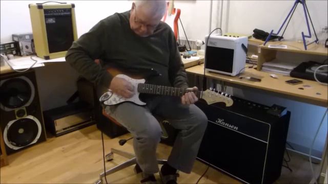 Apache. Mini-Strat ”Tenson” California series. VOX DA5 смотреть онлайн