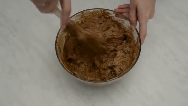 Шоколадный кекс с изюмом смотреть онлайн