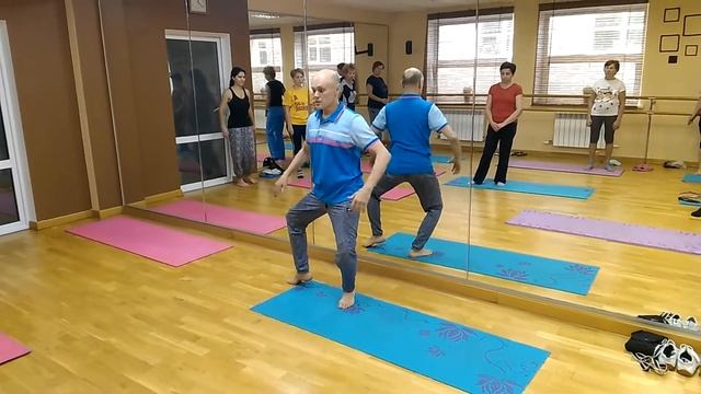 Улучшить состояние поясницы и таза даосскими методами."Крутящийся лотос","Виноградная лоза". смотреть онлайн