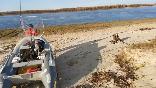 СПУСК ЛОДКИ НА ВОДУ. САМОДЕЛЬНЫЙ ПРИСПОСОБ. смотреть онлайн