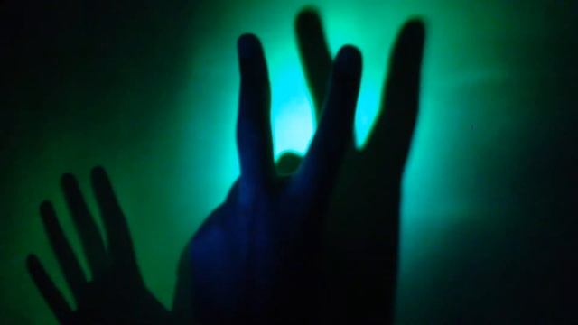 Рисуем светом на стене смотреть онлайн