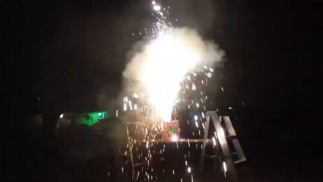 The Komodo 3000 Fountain (Phantom) Firework, in action (from 2014) (with Music) смотреть онлайн