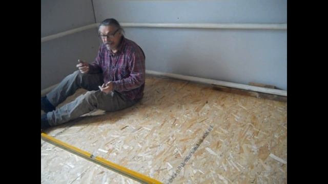 Купили ДОМ в деревне и делаем ремонт в спальне. ПОЛЫ в комнате смотреть онлайн