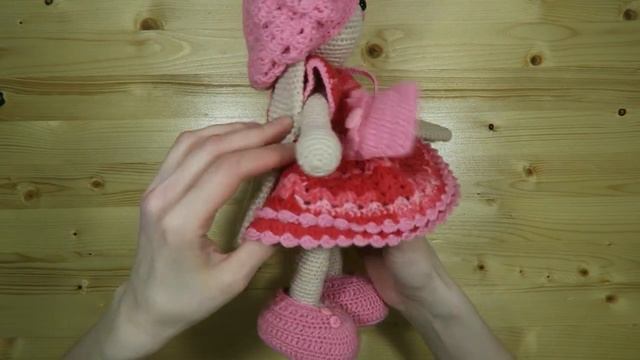 Вязанная зайка амигуруми (обзор готовой работы) смотреть онлайн