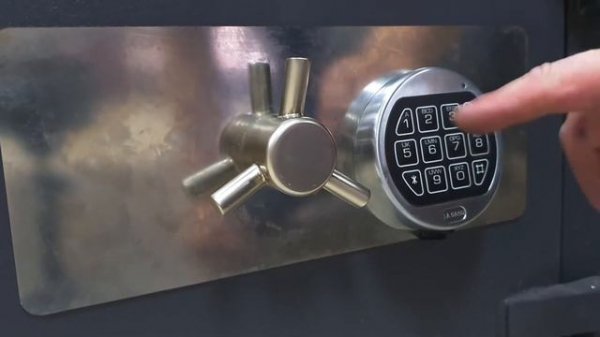 Valberg Форт 50 замок La Gard как поменять пароль. Короткая инструкция на Valberg замок La Gard.