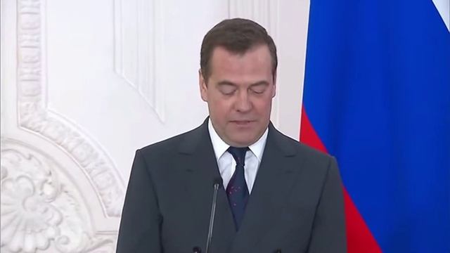 СТОИТ ЛИ ОТМЕЧАТЬ НОВЫЙ ГОД? смотреть онлайн