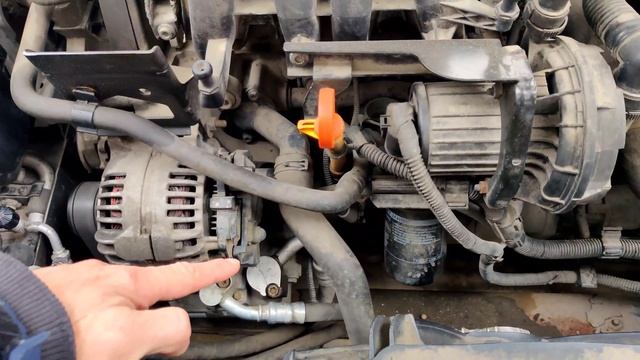 Кондей постоянного вращения VAG, включается но дует тёплым иногда начинает дуть холодным. смотреть онлайн