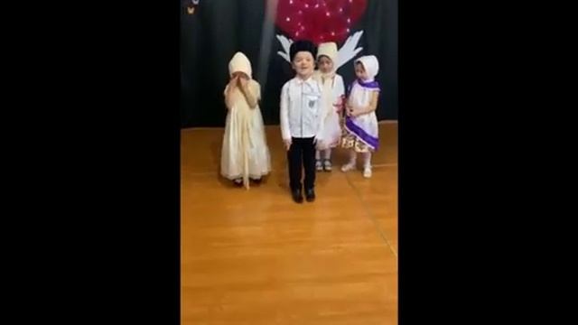 День матери в подготовительной группе Солнышко Ахвахского района. 2 часть смотреть онлайн