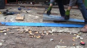 Как ровно резать уголок болгаркой под 90 градусов?! Делаю перемычку из уголка.