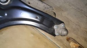 Замена передних рычагов подвески Renault Scenic 3