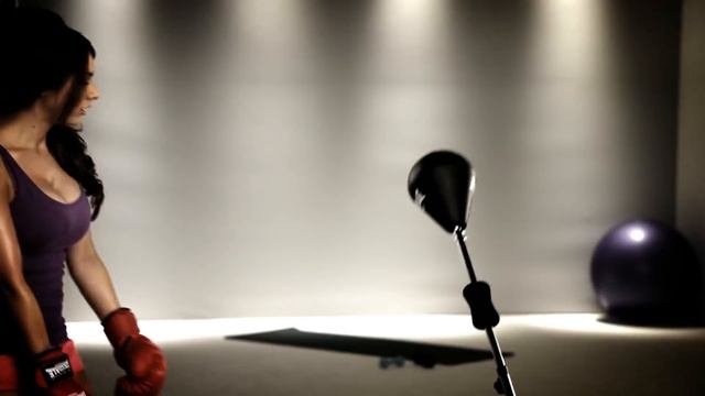 Lucy Pinder, Boxing.mp4, (Pinder...ing Game) смотреть онлайн