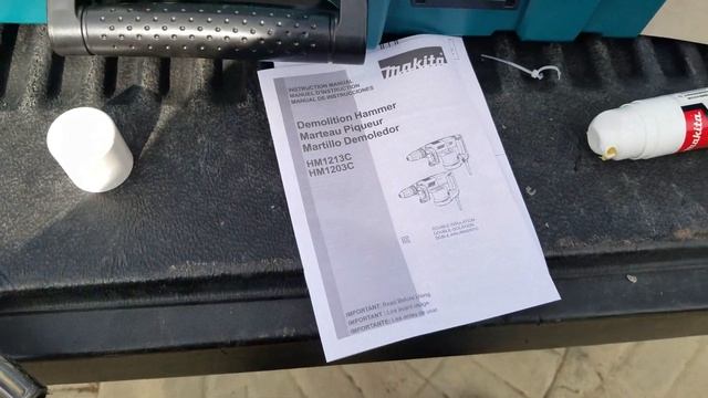 Makita Demolition Hammer HM1203C | Tool Review смотреть онлайн