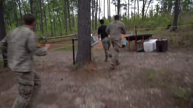 This Is What It's Like to Run the Darby Queen Obstacle Course смотреть онлайн