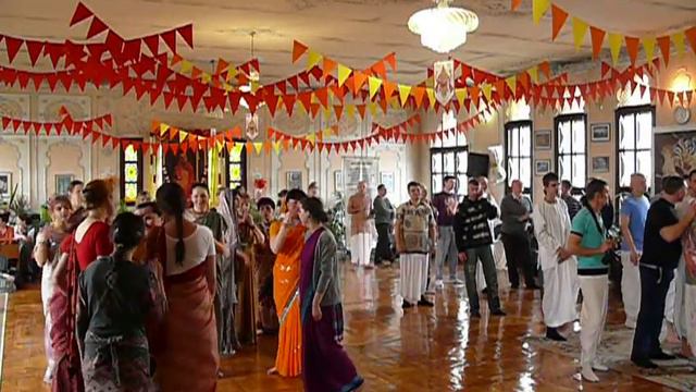Праздник Нрисимха Чатурдаши в храме Шри Шри Нитай Гаурасундары в г. Донецке 2 мая 2015 смотреть онлайн