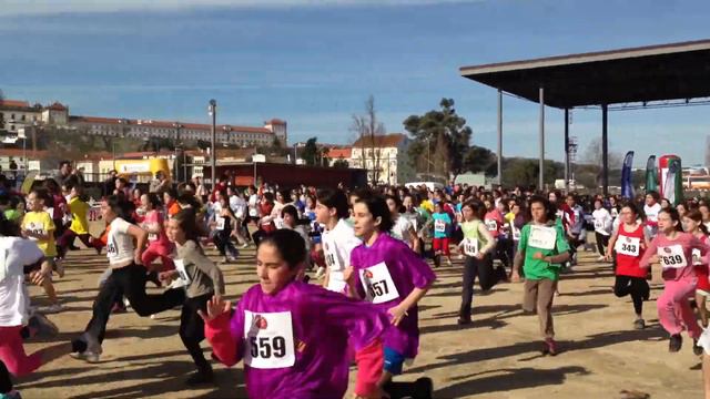 Partida corta-mato Infantis A femininas. Colégio São Martinho 2012/2013 смотреть онлайн