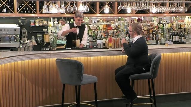 Will Tech-Lover James Get His First Ever Match? | First Dates смотреть онлайн