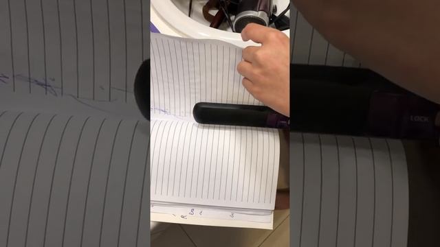 كيف مسح الحبر من الورق او القلم الجاف هاي الطريقه سهله طبعن أبني بل صدفه شفته وحبيت تستفادون смотреть онлайн