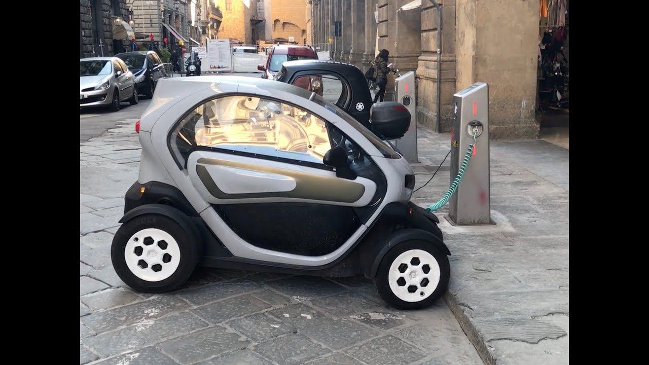 Заправка электромобилей в Италии смотреть онлайн