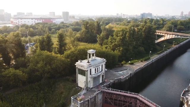 Щукино, шлюз 8 канала им. Москвы смотреть онлайн