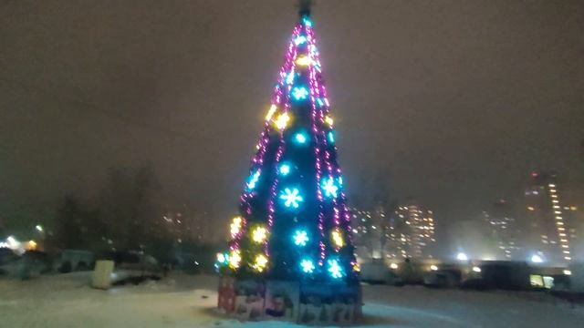 Новогодняя Ëлка в Октябрьском(1) смотреть онлайн