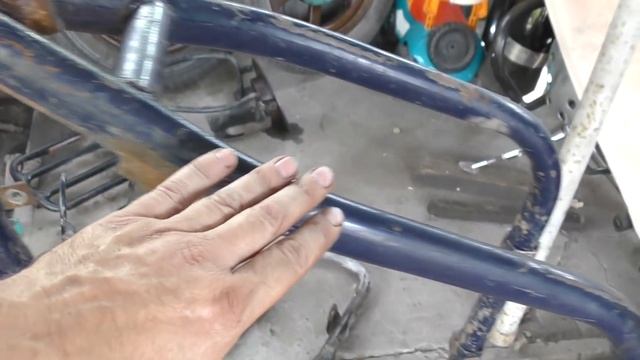 Ч 26. Мотоцикл из запчастей. Покраска. смотреть онлайн