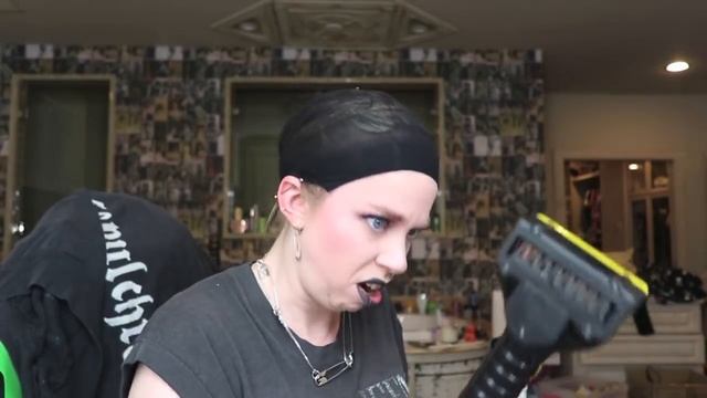 Flowbee VACUUM HAIRCUT?! - Does This Thing Really Work? смотреть онлайн