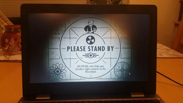 Fallout Shelter running on Chromebook - ASUS C223NA-GJ0014 смотреть онлайн