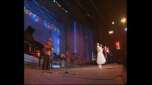 "ЛЕТЕЛА ГАГАРА "  исп.  МАРИНА  КАПУРО