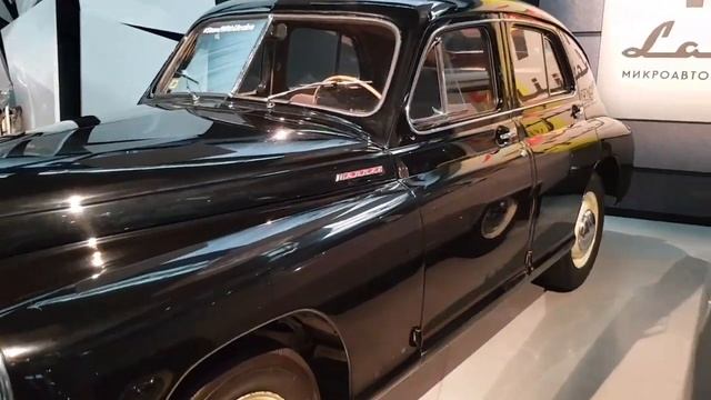 Автомобильный музей в Риге. Некоторые экспонаты единственные в мире. смотреть онлайн
