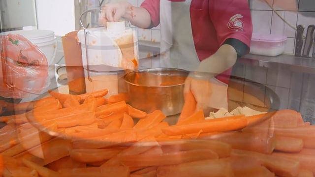 Giant succulent melon bread making master / 巨大爆漿菠蘿麵包製作 - Taiwanese food смотреть онлайн