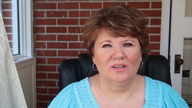 Apple Body Shape Plus Size Fashion Tips To Look THINNER In Your Clothes смотреть онлайн