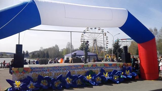 "патриот своей страны"
в конце выступления не смог сдержать слёз смотреть онлайн