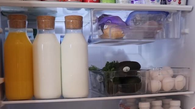 ORGANIZE MY KITCHEN WITH ME ? grocery shopping + fridge organization! *aesthetic/pinterest inspired смотреть онлайн