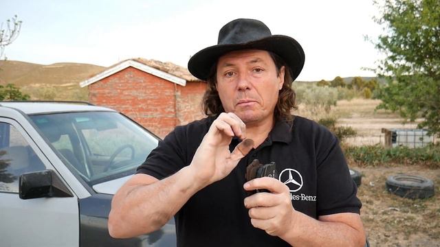 Mercedes Benz W124 - Cómo cambiar las pastillas de freno delantero tutorial смотреть онлайн