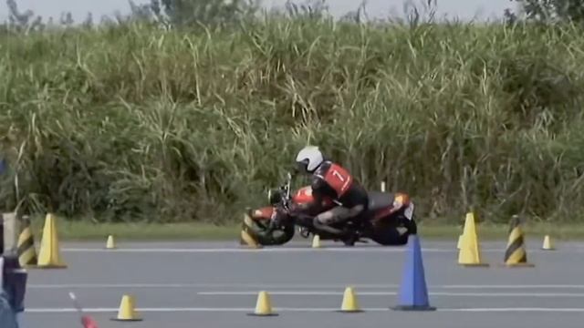 KTM 200 Duke и Honda VTR 250 для мото джимханы. Берем? смотреть онлайн