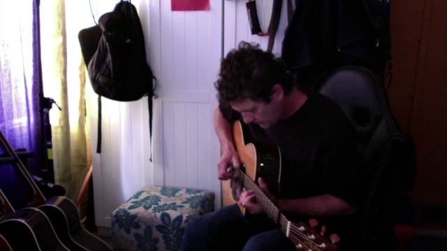 Having fun with a Takamine Tri-Ax pickup and a delay pedal. смотреть онлайн