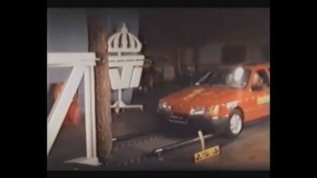Ford Sierra Station Wagon 1989 Crash Test 64 kmh-40 mph смотреть онлайн