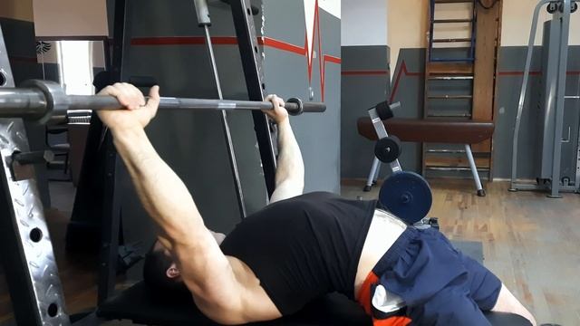 жим лёжа с нуля. Разбор техники смотреть онлайн