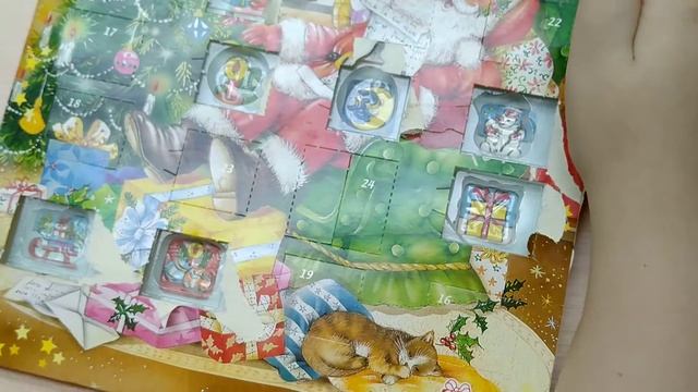 Распаковываю Advent calendar. Что у него было внутри. смотреть онлайн