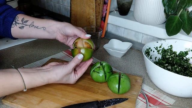 ЗЕЛЁНЫЕ ПОМИДОРЫ по ГРУЗИНСКИ ❤ ЗАКУСКА ВНЕ КОНКУРЕНЦИИ❤ смотреть онлайн