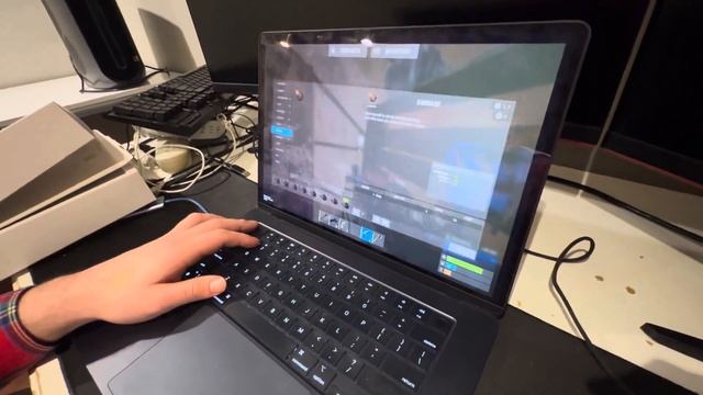 MacBook Air m2 chip, running Rust (2013) at 90fps #rust #fps #gaming #apple #m2chip #macbook смотреть онлайн